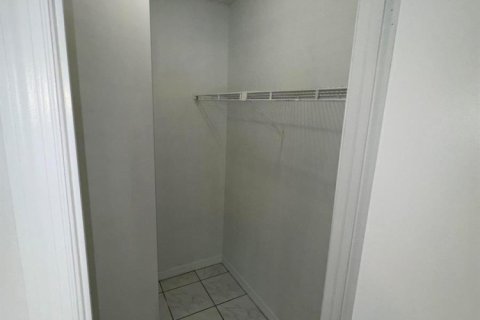 Condominio en alquiler en West Palm Beach, Florida, 1 dormitorio, 51.65 m2 № 2289371 - foto 4