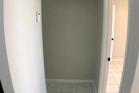 Condominio en alquiler en West Palm Beach, Florida, 1 dormitorio, 51.65 m2 № 2289371 - foto 2