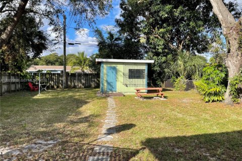 House in Oakland Park, Florida 1 bedroom № 2074002 - photo 12