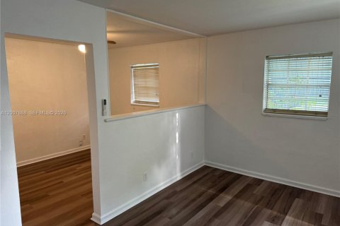 Casa en alquiler en Oakland Park, Florida, 1 dormitorio № 2074002 - foto 7