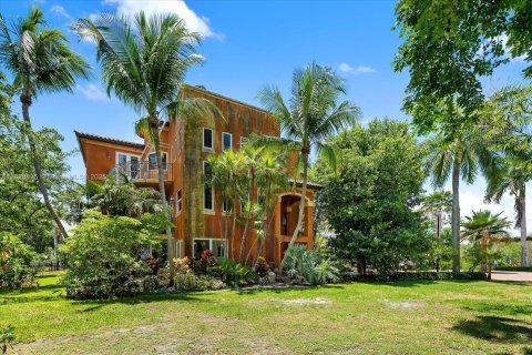 House in Palmetto Bay, Florida 3 bedrooms, 288.37 sq.m. № 1799573 - photo 2