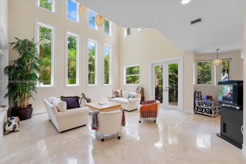 House in Palmetto Bay, Florida 3 bedrooms, 288.37 sq.m. № 1799573 - photo 17