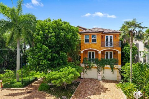 House in Palmetto Bay, Florida 3 bedrooms, 288.37 sq.m. № 1799573 - photo 1
