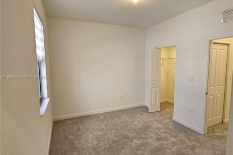 Townhouse in Homestead, Florida 3 bedrooms, 123.37 sq.m. № 2008297 - photo 21