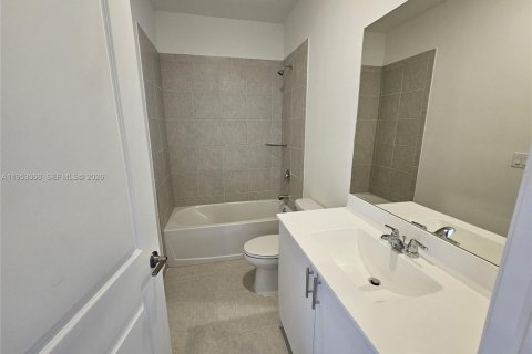 Townhouse in Homestead, Florida 3 bedrooms, 123.37 sq.m. № 2008297 - photo 20