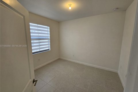 Townhouse in Homestead, Florida 3 bedrooms, 123.37 sq.m. № 2008297 - photo 14