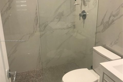 Купить коммерческую недвижимость в Майами-Бич, Флорида 212.93м2, № 1880255 - фото 11