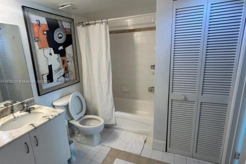 Condominio en venta en Miami, Florida, 1 dormitorio, 76.64 m2 № 1987277 - foto 4