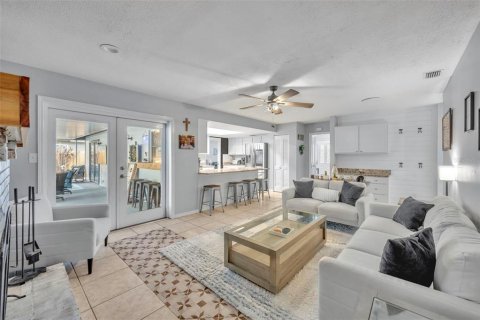 Casa en venta en Winter Park, Florida, 5 dormitorios, 203.83 m2 № 2384077 - foto 18