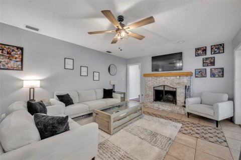 Casa en venta en Winter Park, Florida, 5 dormitorios, 203.83 m2 № 2384077 - foto 17