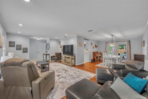 Casa en venta en Winter Park, Florida, 5 dormitorios, 203.83 m2 № 2384077 - foto 6