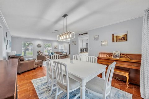 Casa en venta en Winter Park, Florida, 5 dormitorios, 203.83 m2 № 2384077 - foto 9
