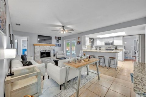 Casa en venta en Winter Park, Florida, 5 dormitorios, 203.83 m2 № 2384077 - foto 16