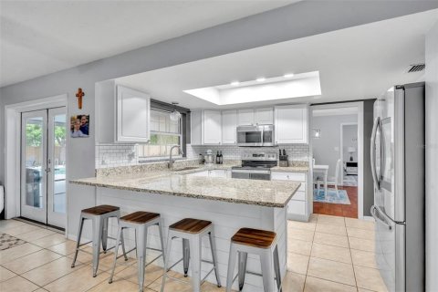 Casa en venta en Winter Park, Florida, 5 dormitorios, 203.83 m2 № 2384077 - foto 15