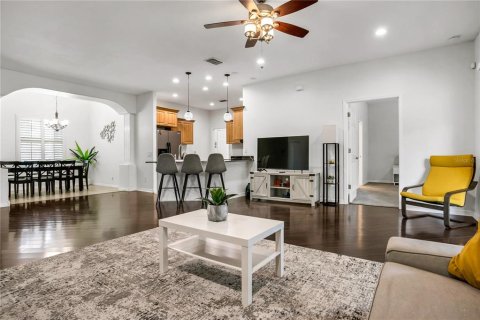 Casa en venta en Clearwater, Florida, 4 dormitorios, 168.9 m2 № 1899845 - foto 2