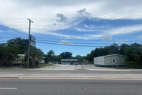 Commercial property in Tampa, Florida 145.67 sq.m. № 2134077