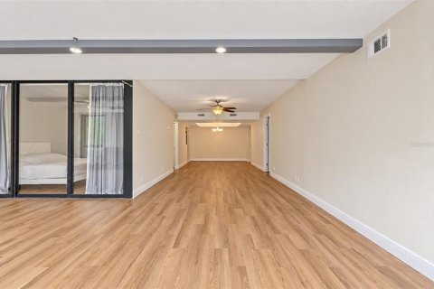Copropriété à vendre à Tampa, Floride: 2 chambres, 130.06 m2 № 2408348 - photo 20