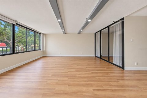 Copropriété à vendre à Tampa, Floride: 2 chambres, 130.06 m2 № 2408348 - photo 18