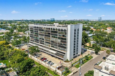 Copropriété à vendre à Tampa, Floride: 2 chambres, 130.06 m2 № 2408348 - photo 2