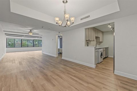 Copropriété à vendre à Tampa, Floride: 2 chambres, 130.06 m2 № 2408348 - photo 5