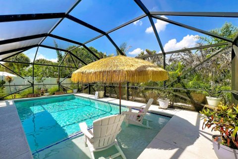 House in Sebastian, Florida 4 bedrooms, 196.02 sq.m. № 2254464 - photo 2