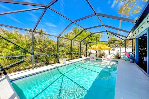 House in Sebastian, Florida 4 bedrooms, 196.02 sq.m. № 2254464 - photo 20