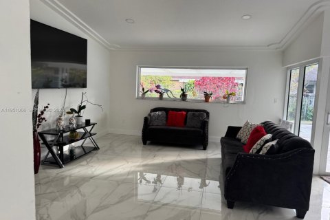 House in Homestead, Florida 3 bedrooms, 115.94 sq.m. № 2007183 - photo 7