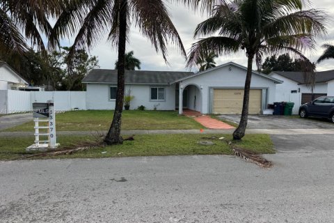 House in Homestead, Florida 3 bedrooms, 115.94 sq.m. № 2007183