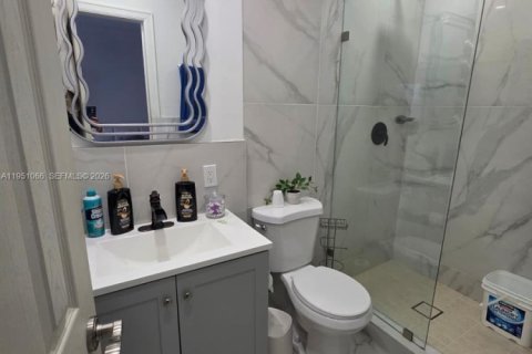 House in Homestead, Florida 3 bedrooms, 115.94 sq.m. № 2007183 - photo 28