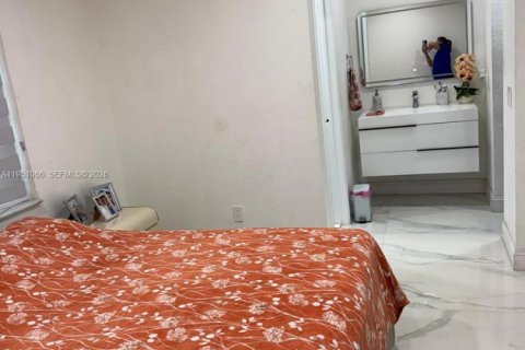 House in Homestead, Florida 3 bedrooms, 115.94 sq.m. № 2007183 - photo 14