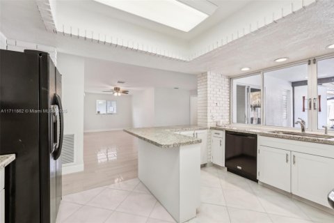 Casa en venta en Coral Springs, Florida, 4 dormitorios, 234.86 m2 № 1474866 - foto 20
