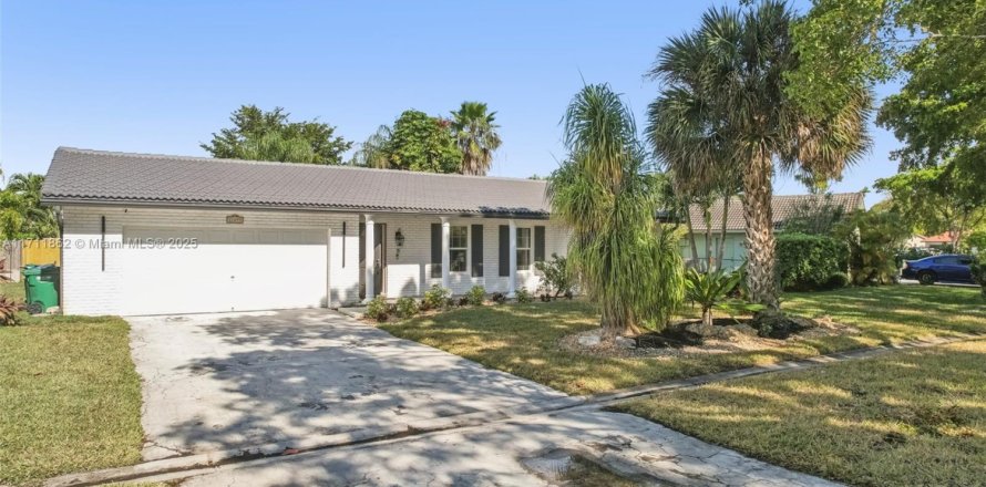 Casa en Coral Springs, Florida 4 dormitorios, 234.86 m2 № 1474866