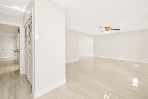 Casa en venta en Coral Springs, Florida, 4 dormitorios, 234.86 m2 № 1474866 - foto 10