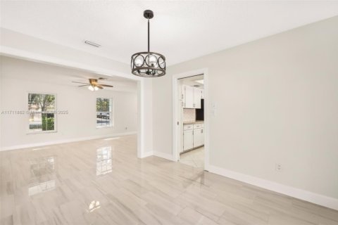 Casa en venta en Coral Springs, Florida, 4 dormitorios, 234.86 m2 № 1474866 - foto 18