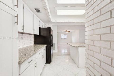 Casa en venta en Coral Springs, Florida, 4 dormitorios, 234.86 m2 № 1474866 - foto 19