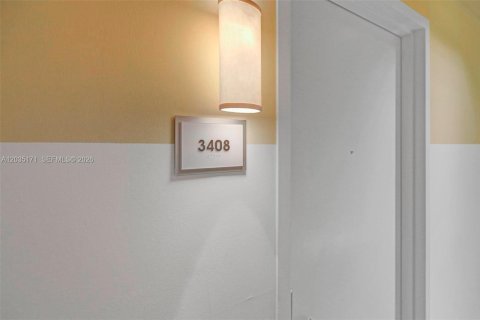 Купить кондоминиум в Майами, Флорида 55.56м2, № 2085220 - фото 21