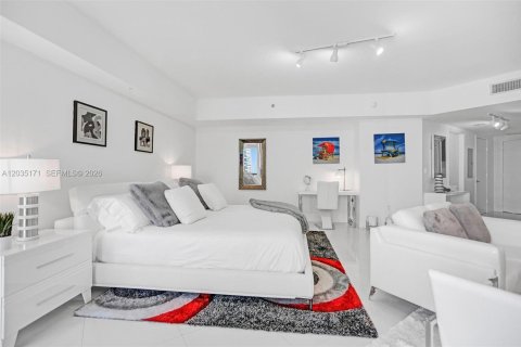 Купить кондоминиум в Майами, Флорида 55.56м2, № 2085220 - фото 8
