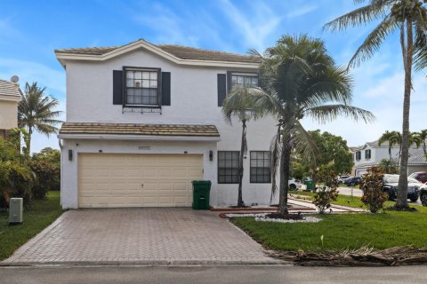 House in Coral Springs, Florida 4 bedrooms, 209.31 sq.m. № 2083272