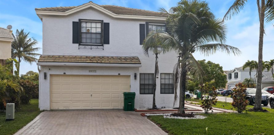 House in Coral Springs, Florida 4 bedrooms, 209.31 sq.m. № 2083272