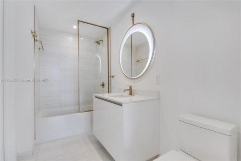 Купить кондоминиум в Майами, Флорида 2 спальни, 91.23м2, № 2154401 - фото 13