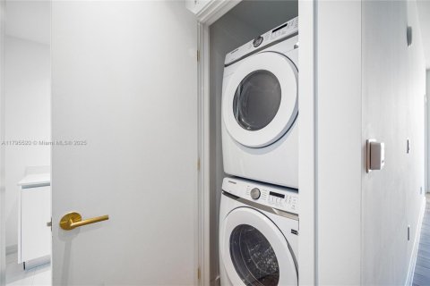 Купить кондоминиум в Майами, Флорида 2 спальни, 91.23м2, № 2154401 - фото 15