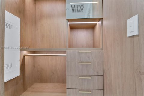Купить кондоминиум в Майами, Флорида 2 спальни, 91.23м2, № 2154401 - фото 14