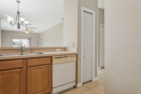 Touwnhouse à vendre à Tampa, Floride: 2 chambres, 116.03 m2 № 1904786 - photo 11
