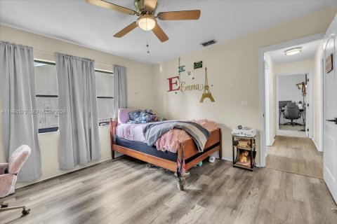 House in Fort Myers, Florida 4 bedrooms, 231.33 sq.m. № 2026029 - photo 29