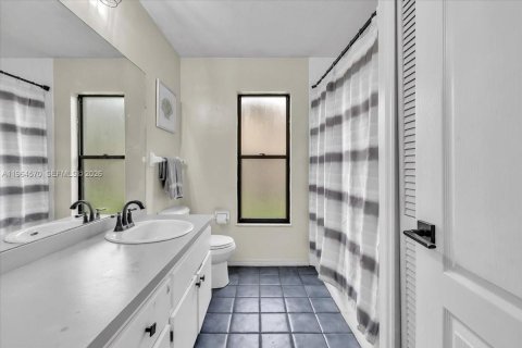 House in Fort Myers, Florida 4 bedrooms, 231.33 sq.m. № 2026029 - photo 28