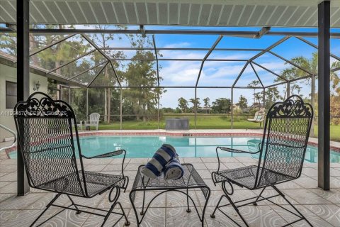 House in Fort Myers, Florida 4 bedrooms, 231.33 sq.m. № 2026029