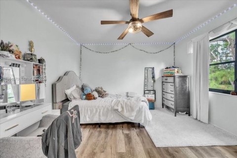 House in Fort Myers, Florida 4 bedrooms, 231.33 sq.m. № 2026029 - photo 26