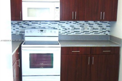 Copropriété à louer à North Lauderdale, Floride: 2 chambres, 92.9 m2 № 1946267 - photo 14