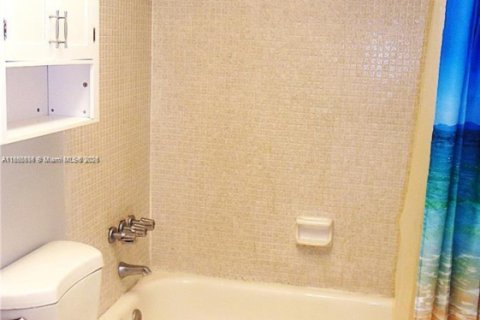 Copropriété à louer à North Lauderdale, Floride: 2 chambres, 92.9 m2 № 1946267 - photo 5