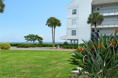 House in Longboat Key, Florida 2 bedrooms, 123.1 sq.m. № 2214906 - photo 4